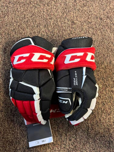 CCM Vector Pro Gloves 14" (New)