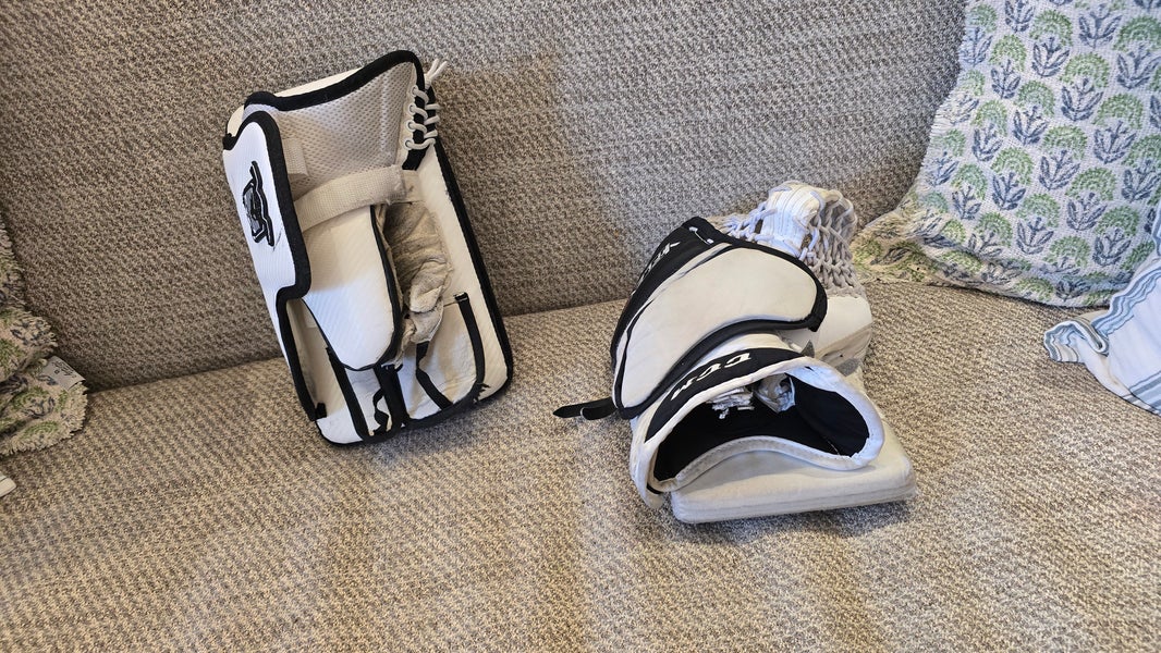 Bauer Prodigy blocker and ccm glove