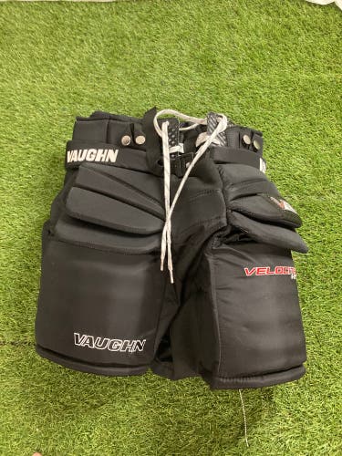 Black Intermediate Medium Vaughn Velocity V10 Hockey Goalie Pants (Used)