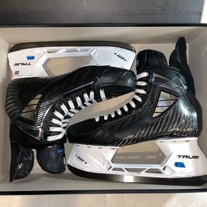 2022 True Pro Custom Hockey Skates Narrow Width Pro Stock 10 (Used)