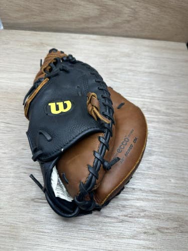 Wilson A500 32 ecco Leather Fastpitch Youth Catchers Glove RHT A0500