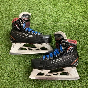Junior Bauer Vapor X900 Hockey Goalie Skates Regular Width Size 3 (Used)