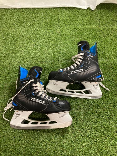 Senior Bauer Nexus 7000 Hockey Skates Regular Width 8 (Used)