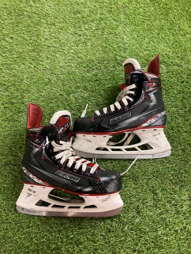 Intermediate Bauer Vapor X2.7 Hockey Skates Size 4 (Used)