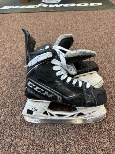 CCM RibCor 90K Hockey Skates Size 4 (Used)