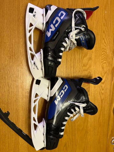 CCM Jetspeed XTRA PLUS Hockey Skates Regular Width Size 4.5 (Used)