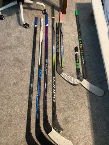 Lot of 6 hockey sticks