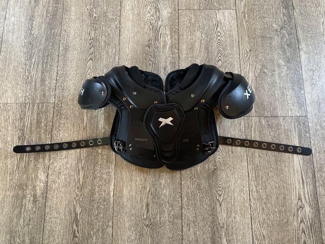 Medium Youth Xenith Fly Shoulder Pads (Used)