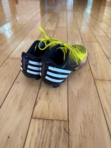 Yellow Men's Size M 6.5 (W 7.5) Adidas Cleats (Used)