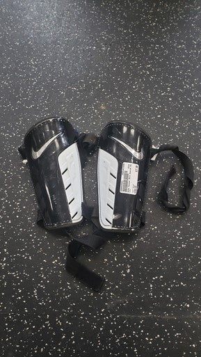 Used Nike Soccer Shin Guards Adult Black LG 11849-S000030881