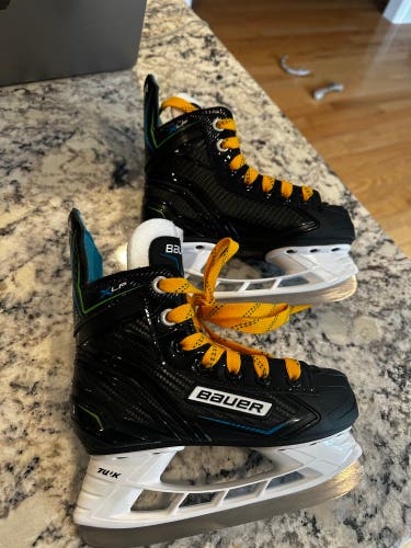 2023 Bauer XLP Hockey Skates 11 (New)