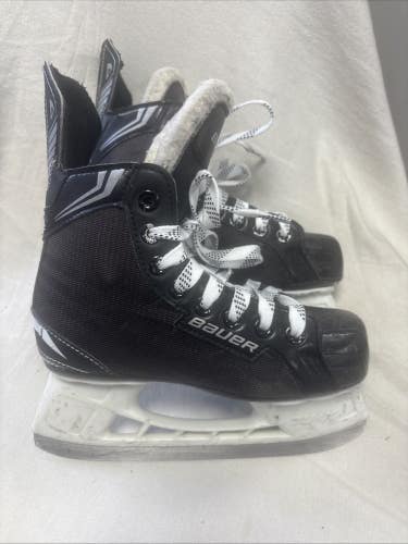 Junior Size 1 Bauer Nexus Classic Ice Hockey Skates.