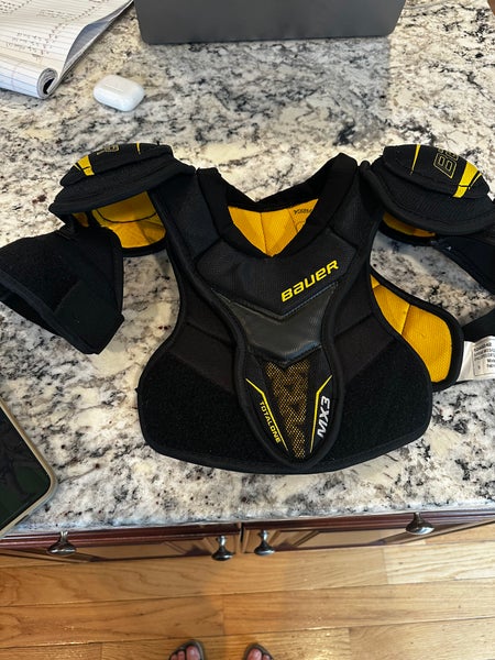 Small Youth Bauer Supreme Mach Shoulder Pads (Used)