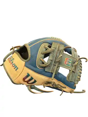 Infield RH Wilson A2000 Baseball Glove 11.5" (Used)