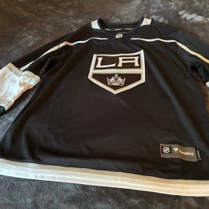 Los Angeles Kings Fanatics Home Breakaway Hockey Jersey Mens Size Medium NWT