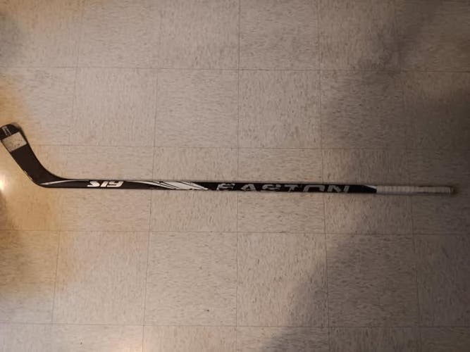 Intermediate Easton S19 Right Handed Hockey Stick (Used)