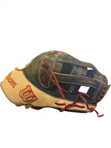 Outfield RH Wilson A2000 Baseball Glove 12.5" (Used)
