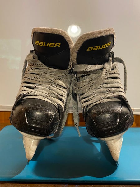Bauer Supreme S140 Hockey Skates Size 2 (Used)