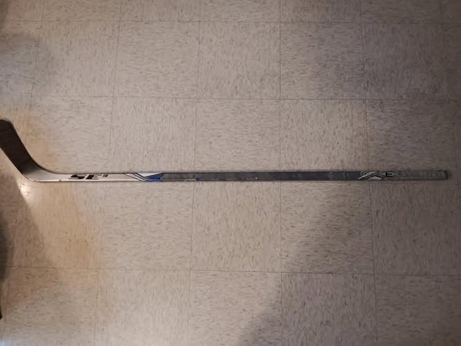 Senior Easton SE16 Right Handed Hockey Stick Mid Pattern (Used)