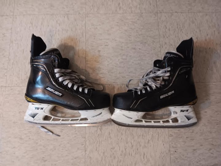 Bauer Supreme Total One Hockey Skates Regular Width 10 (Used)