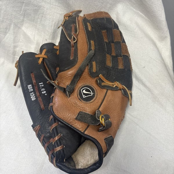 LHT Adult Size 13 Inch Nike Diamond Ready Leather Baseball Glove. KDR 1300