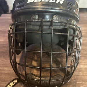 Large Bauer HH1000L Helmet/Mask Combo (Used)