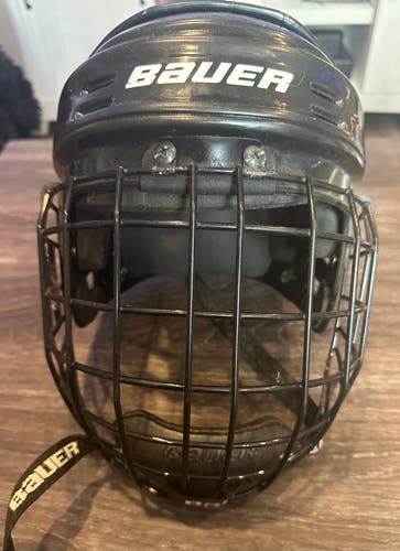 Large Bauer HH1000L Helmet/Mask Combo (Used)