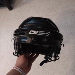 Medium Bauer 5500 Helmet (Used)
