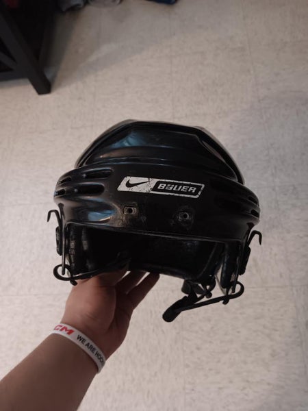 Medium Bauer 5500 Helmet (Used)