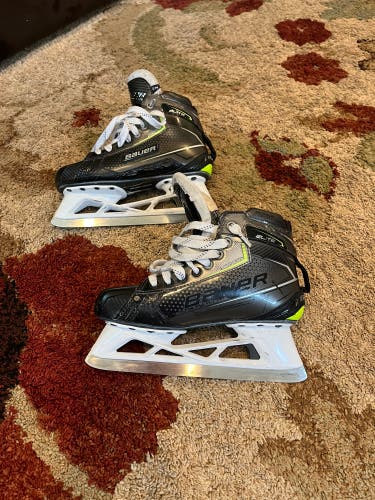 Bauer Elite Hockey Goalie Skates Regular Width Size 5.5 (Used)