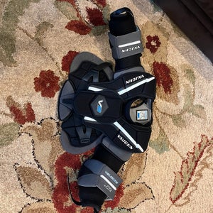 Medium Vaughn Velocity V9 Goalie Chest Protector (Used)