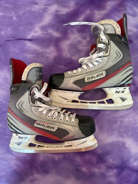 Senior Bauer Vapor X4.0 Hockey Skates Regular Width 9.5 (Used)