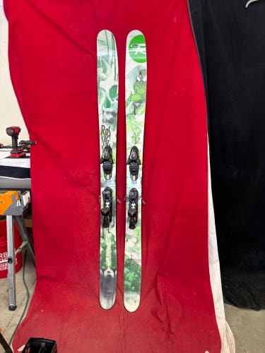 Skis: Rossignol S7 skis, 188cm
Bindings: Salomon
Binding Range: 260-384mm
All-mountain, powder skis,