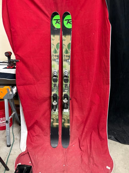 Skis: Rossignol S3 skis, 178cm
Binding: Rossignol Look
Binding Range: 304-338mm
All-Mountain powder,