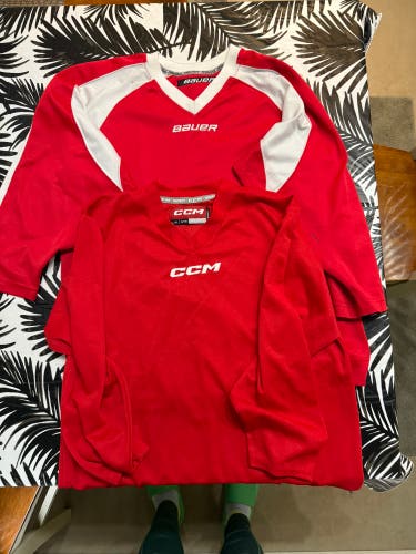 2 Youth hockey practice jerseys L/XL