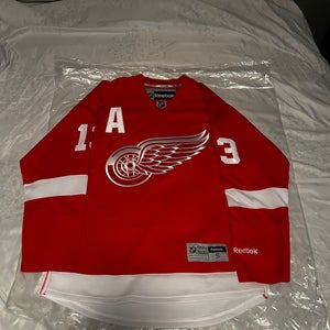Pavel Datsyuk Jersey Stitched Detroit Red Wings Home - Reebok - Men’s Small
