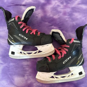 CCM Classic Hockey Skates | Junior 1 (Used)