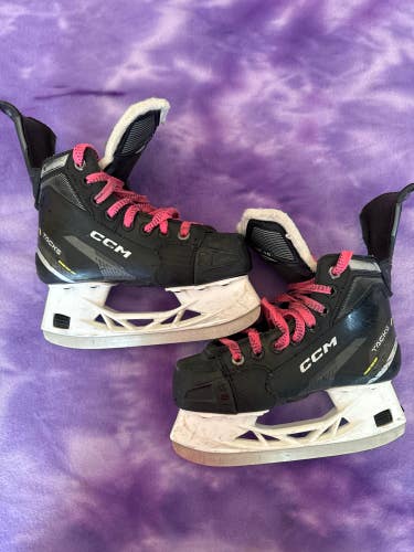 CCM Classic Hockey Skates | Junior 1 (Used)