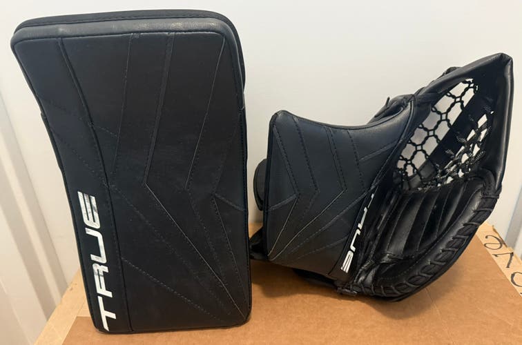 True Catalyst 7x3 Regular Glove Set - Black (Used)