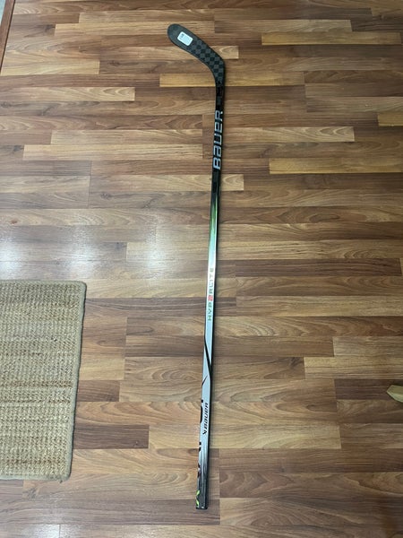 Senior Bauer Vapor Hyperlite 2 Left Hand Hockey Stick P28 (New)