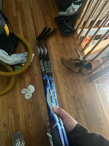 Senior Bauer Vapor FlyLite Right Handed Hockey Stick P28 (New)