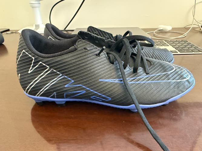 Black Unisex 6.5Y (Big Kids / Youth) Nike Mercurial Vapor 15 Cleats (Used)