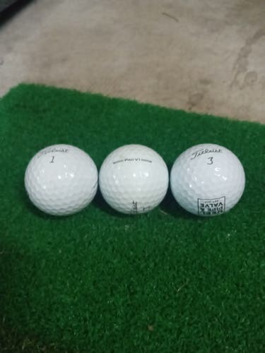 Titleist Pro V1 Balls 60 Pack 5 dozen (Used)