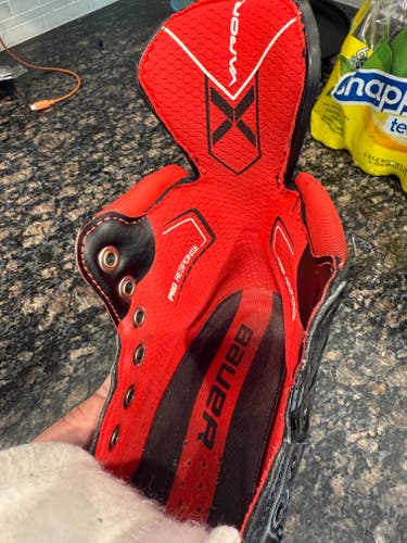 2024 Bauer Vapor 5x pro Hockey Skates Regular Width Size 1 (Used)