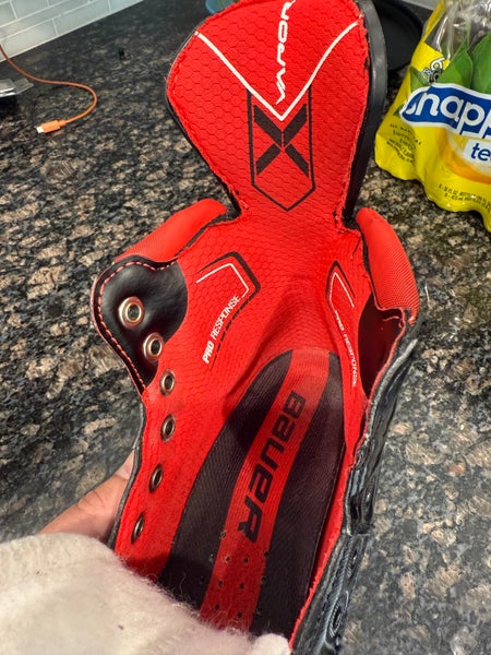 2024 Bauer Vapor 5x pro Hockey Skates Regular Width Size 1 (Used)