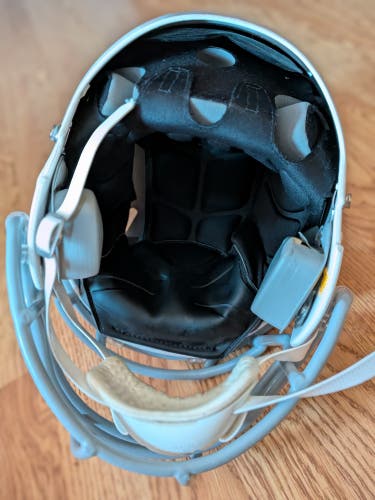 XS Youth Riddell Helmet (Used)