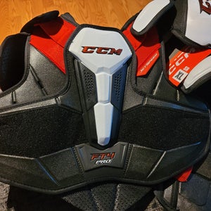 Men's XL Senior CCM Ft4 Shoulder Pads (New)