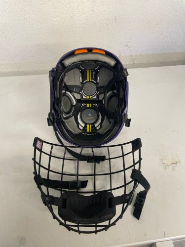 Medium CCM Tacks 910 Helmet Pro Stock (Used)
