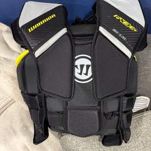 Large/Extra Large 2024 Warrior RX3E+ Goalie Chest Protector