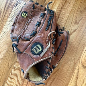 RH Wilson A2000 Baseball Glove 12" (Used)